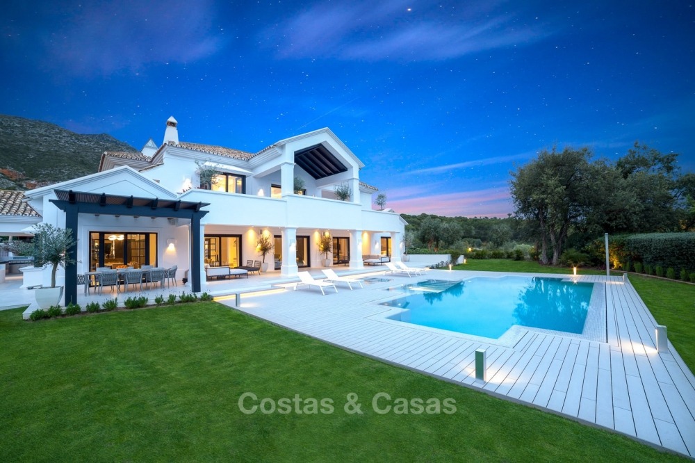 Indrukwekkende en zeer ruime gerenoveerde luxe villa te koop op de Golden Mile in Sierra Blanca, Marbella 10906