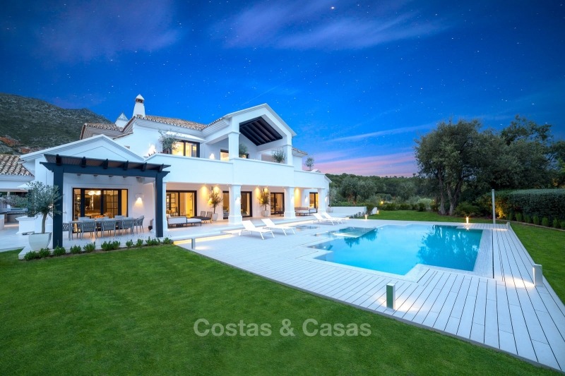 Indrukwekkende en zeer ruime gerenoveerde luxe villa te koop op de Golden Mile in Sierra Blanca, Marbella 10906 
