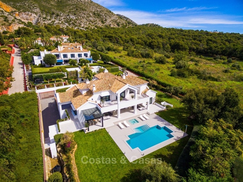 Indrukwekkende en zeer ruime gerenoveerde luxe villa te koop op de Golden Mile in Sierra Blanca, Marbella 10909 