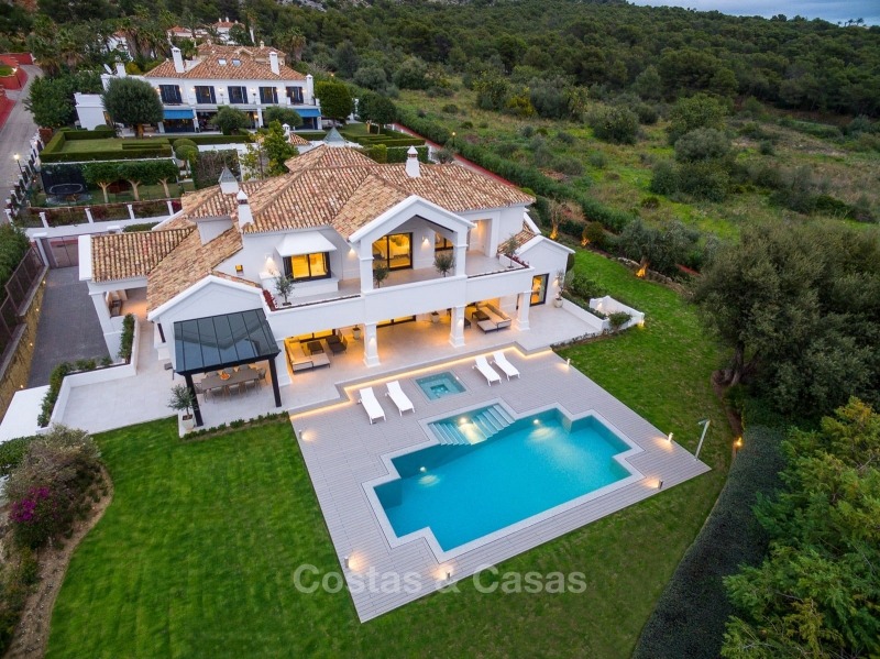 Indrukwekkende en zeer ruime gerenoveerde luxe villa te koop op de Golden Mile in Sierra Blanca, Marbella 10922 