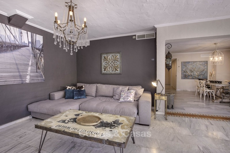 Appartementen te koop in een eerstelijnstrand complex in Elviria, Marbella 11269 