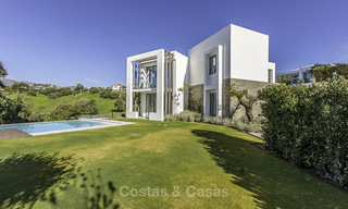 Oogstrelende moderne designer villa met zeezicht te koop, eerstelijn golf en instapklaar, Oost- Marbella 11824 