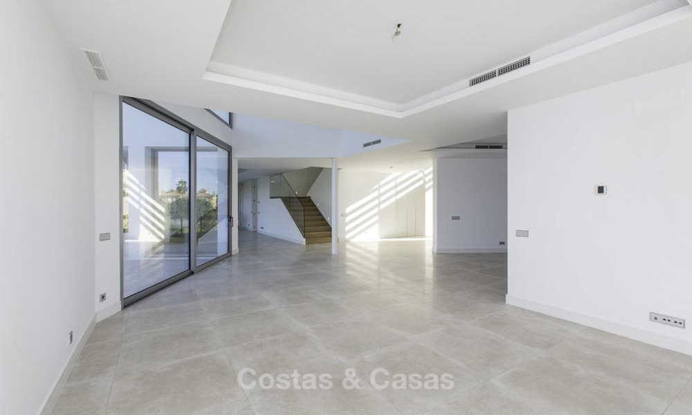 Oogstrelende moderne designer villa met zeezicht te koop, eerstelijn golf en instapklaar, Oost- Marbella 11823
