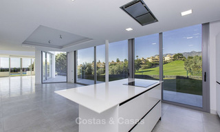Oogstrelende moderne designer villa met zeezicht te koop, eerstelijn golf en instapklaar, Oost- Marbella 11829 