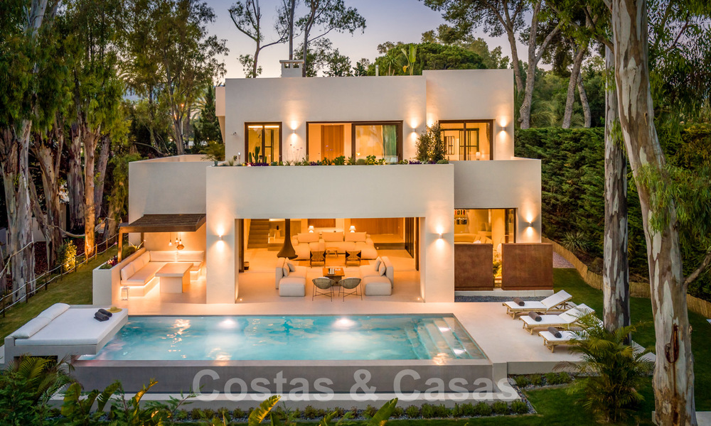 Prachtige nieuwe moderne luxe villa te koop aan het strand te Los Monteros, Oost Marbella 26643
