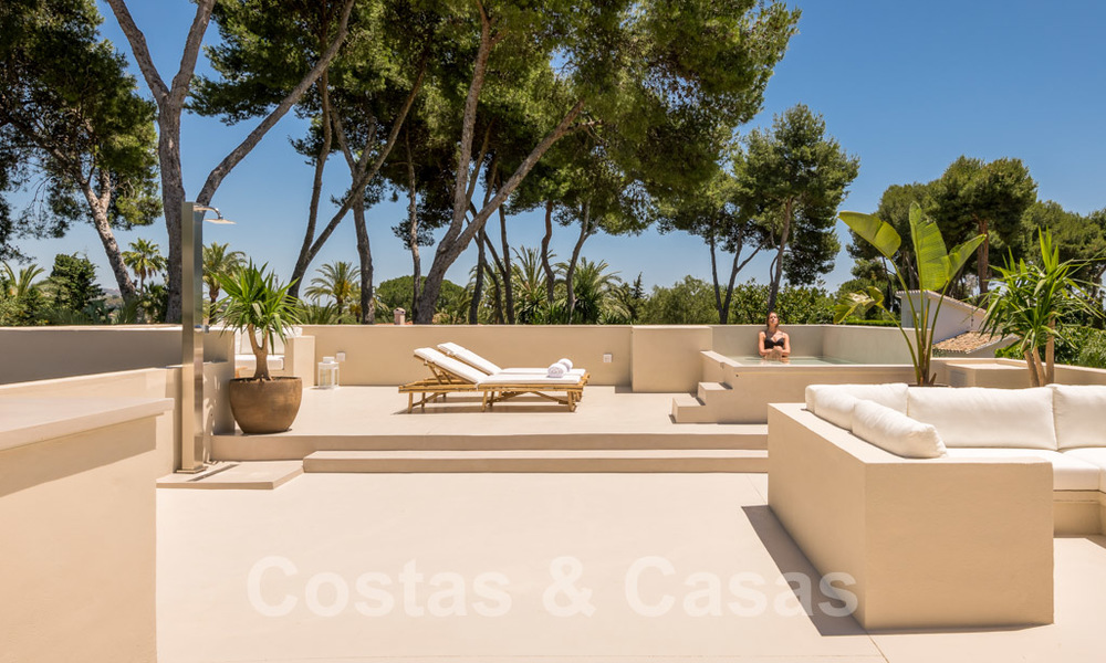 Prachtige nieuwe moderne luxe villa te koop aan het strand te Los Monteros, Oost Marbella 26658