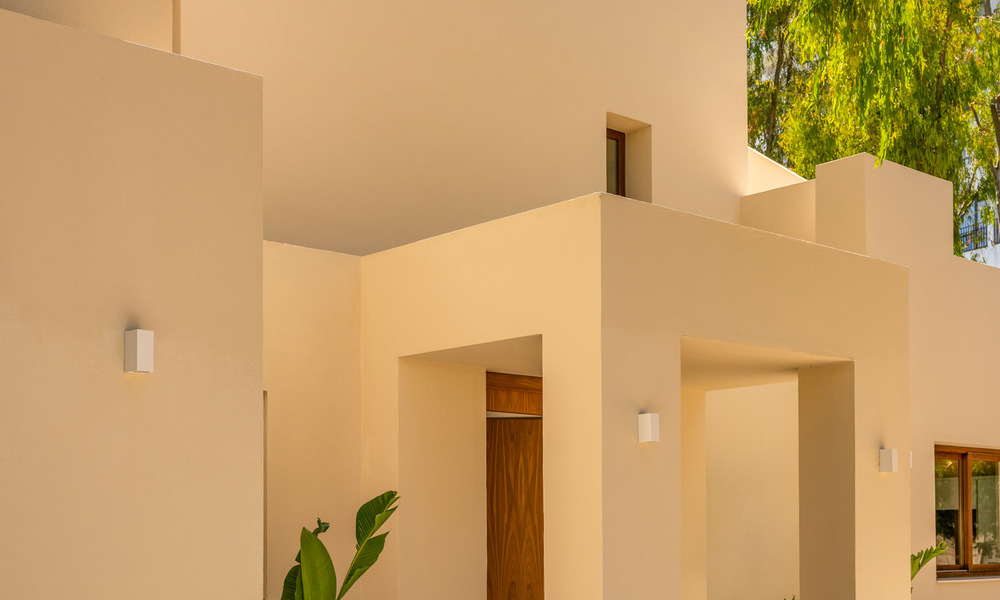 Prachtige nieuwe moderne luxe villa te koop aan het strand te Los Monteros, Oost Marbella 26659
