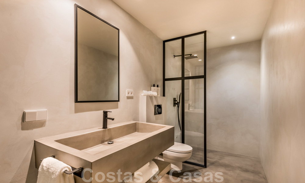 Prachtige nieuwe moderne luxe villa te koop aan het strand te Los Monteros, Oost Marbella 26675