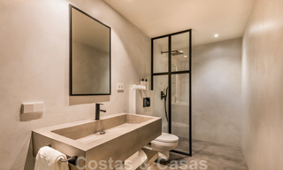 Prachtige nieuwe moderne luxe villa te koop aan het strand te Los Monteros, Oost Marbella 26675 