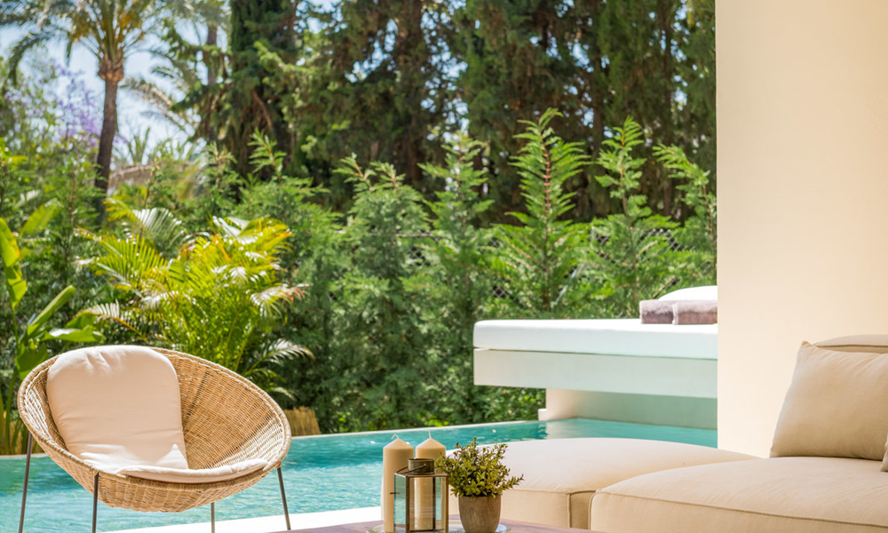 Prachtige nieuwe moderne luxe villa te koop aan het strand te Los Monteros, Oost Marbella 26686