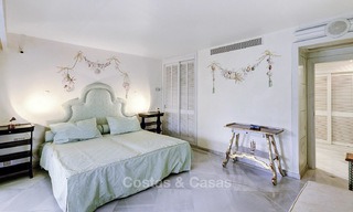 Luxe tweedelijns strandappartement te koop in een exclusief complex in het centrum van Marbella 11862 