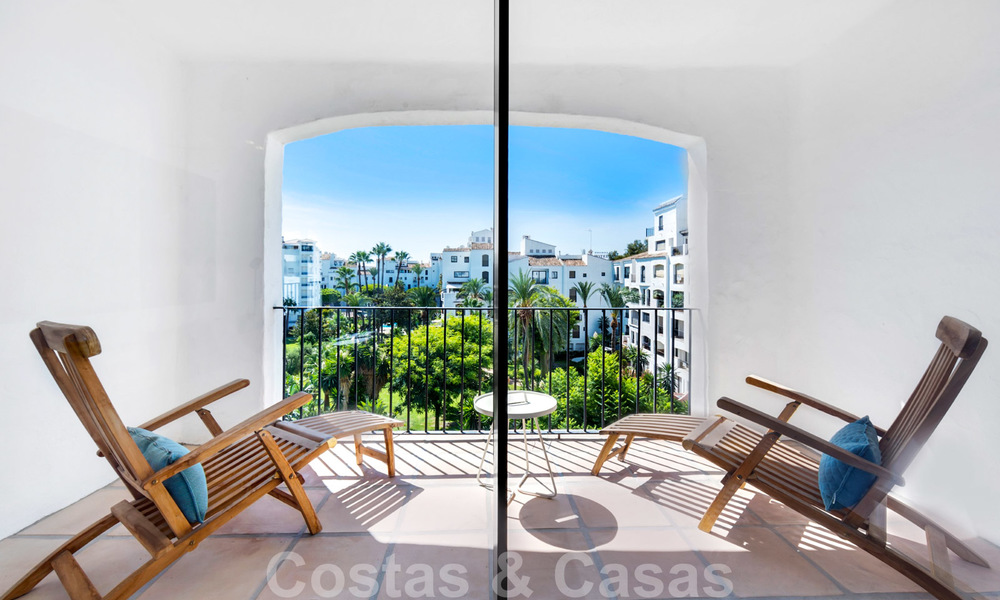 Volledig gerenoveerde luxeappartementen te koop, instapklaar, in het centrum van Puerto Banus, Marbella 28178