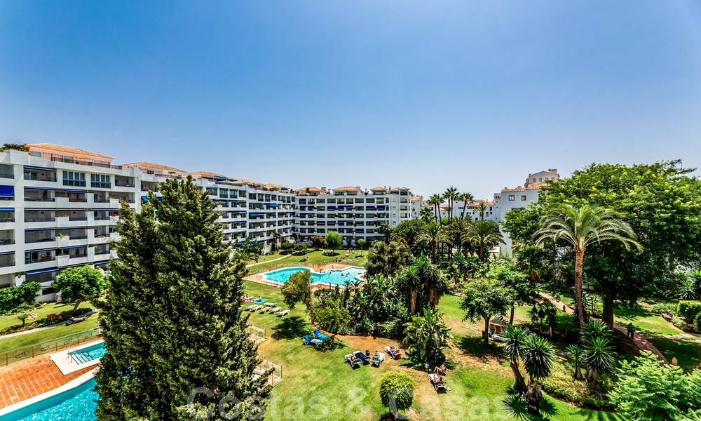 Volledig gerenoveerde luxeappartementen te koop, instapklaar, in het centrum van Puerto Banus, Marbella 28181