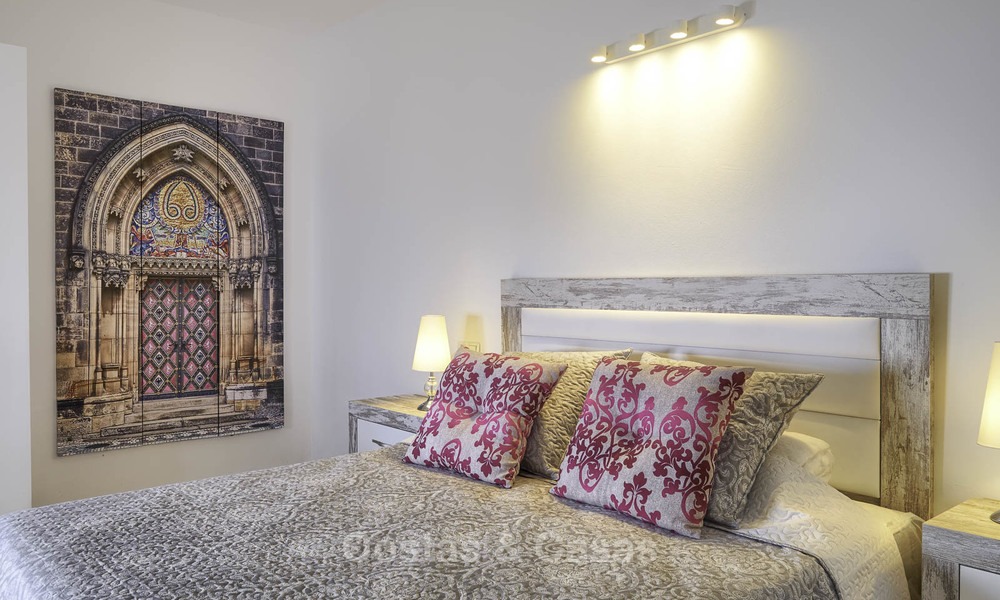 Gezellig gerenoveerd huis te koop in een eerstelijn strandurbanisatie op de New Golden Mile, Estepona - Marbella 12007