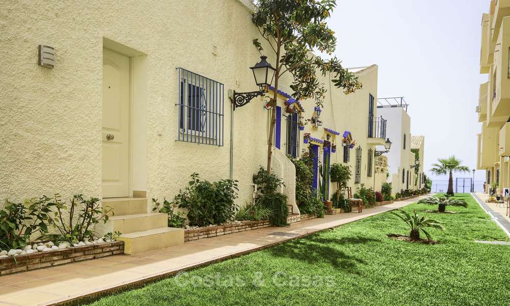 Gezellig gerenoveerd huis te koop in een eerstelijn strandurbanisatie op de New Golden Mile, Estepona - Marbella 12014