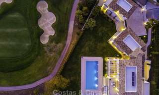 Prestigieuze luxe villa op een uitzonderlijke locatie te koop, eerstelijn golf, zeezicht en instapklaar - Nueva Andalucia, Marbella 17135 