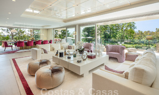 Prestigieuze luxe villa op een uitzonderlijke locatie te koop, eerstelijn golf, zeezicht en instapklaar - Nueva Andalucia, Marbella 57176 