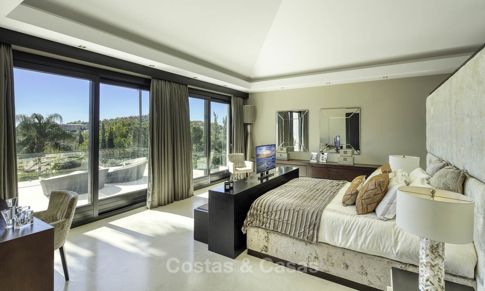 Indrukwekkende luxe villa met panoramisch zeezicht te koop in het hart van de Golf Vallei te Nueva Andalucia, Marbella 12087