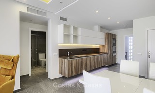 Modern, volledig gerenoveerd appartement in een strandcomplex te koop op de New Golden Mile tussen Marbella en Estepona 12224 