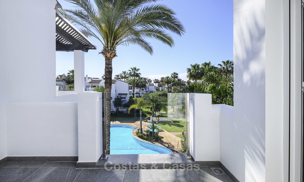 Modern, volledig gerenoveerd appartement in een strandcomplex te koop op de New Golden Mile tussen Marbella en Estepona 12234