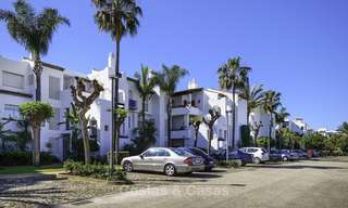 Modern, volledig gerenoveerd appartement in een strandcomplex te koop op de New Golden Mile tussen Marbella en Estepona 12237 