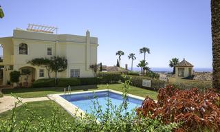 Charmant, volledig gerenoveerd huis te koop met zee- en bergzicht, in een prestigieus golfresort, Benahavis, Marbella 12206 