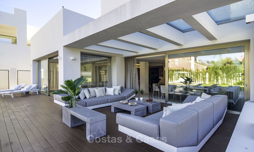 Indrukwekkende moderne luxe villa te koop, instapklaar, tweedelijnstrand op de Golden Mile, Marbella 12414