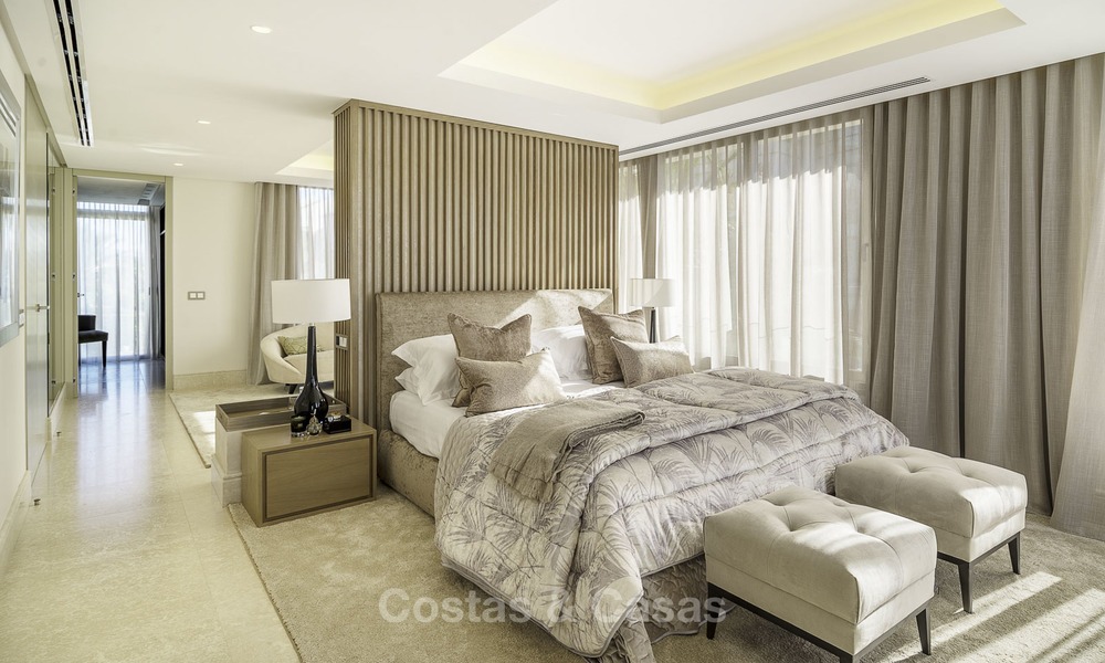 Indrukwekkende moderne luxe villa te koop, instapklaar, tweedelijnstrand op de Golden Mile, Marbella 12417