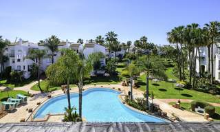 Nieuw ontworpen en volledig gerenoveerd appartement aan het strand te koop, tussen Estepona en Marbella 12484 