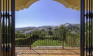 Gezellige villa in rustieke stijl met zee- en bergzicht te koop, Benahavis, Marbella 12648 