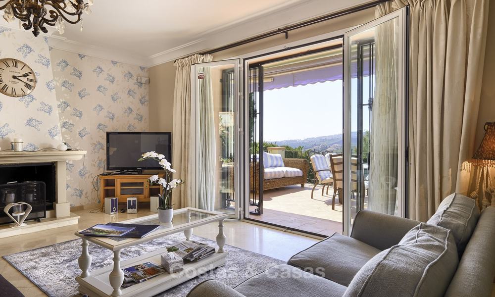 Gezellige villa in rustieke stijl met zee- en bergzicht te koop, Benahavis, Marbella 12656