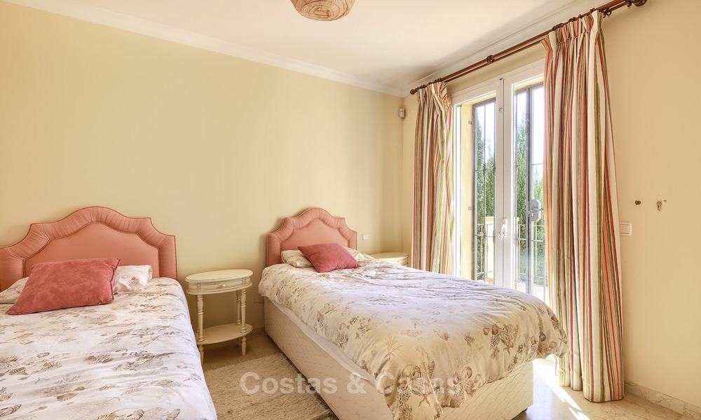Gezellige villa in rustieke stijl met zee- en bergzicht te koop, Benahavis, Marbella 12661