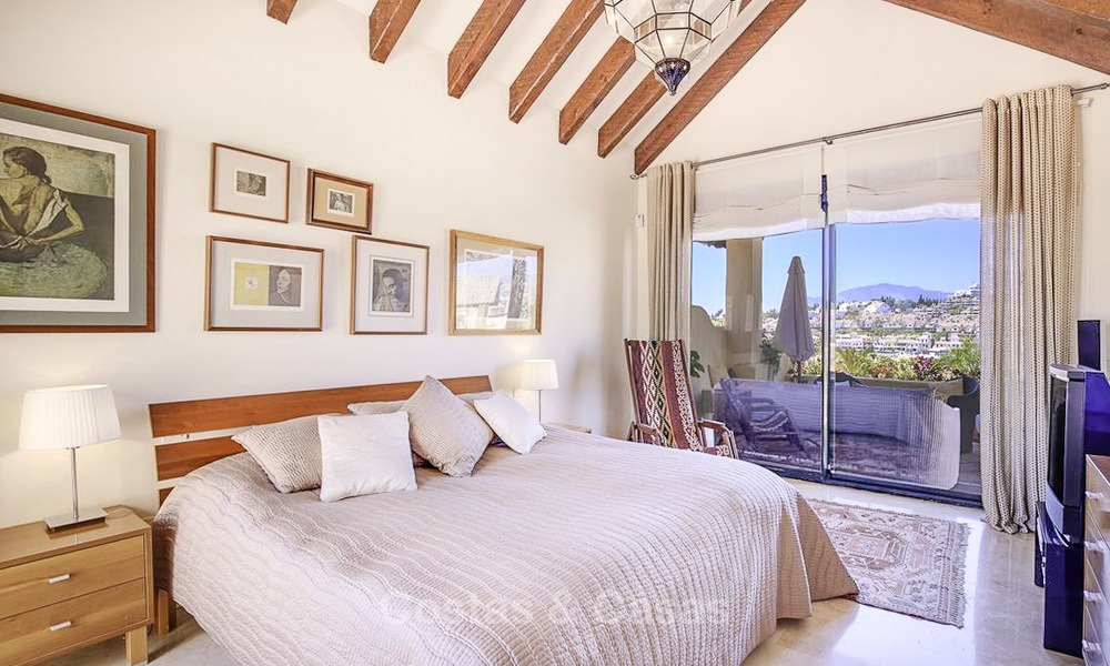 Ruim en gezellig duplex penthouse appartement te koop met 360º panoramisch zicht, tussen Estepona en Marbella 12678