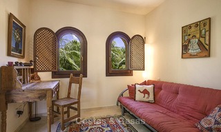 Ruim en gezellig duplex penthouse appartement te koop met 360º panoramisch zicht, tussen Estepona en Marbella 12686 