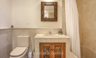 Ruim en gezellig duplex penthouse appartement te koop met 360º panoramisch zicht, tussen Estepona en Marbella 12688 