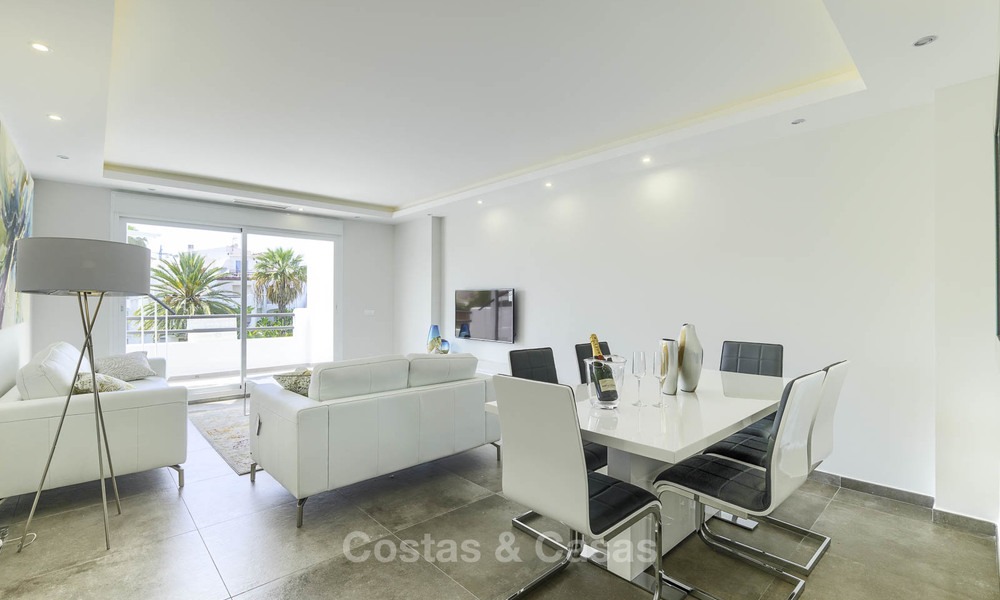 Volledig gerenoveerd penthouse appartement aan het strand te koop op de New Golden Mile, tussen Estepona en Marbella 12818