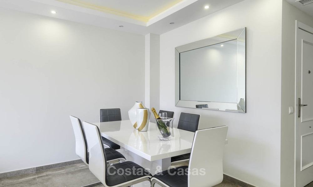 Volledig gerenoveerd penthouse appartement aan het strand te koop op de New Golden Mile, tussen Estepona en Marbella 12820
