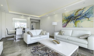 Volledig gerenoveerd penthouse appartement aan het strand te koop op de New Golden Mile, tussen Estepona en Marbella 12822 