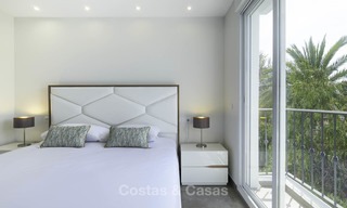 Volledig gerenoveerd penthouse appartement aan het strand te koop op de New Golden Mile, tussen Estepona en Marbella 12829 