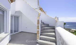 Volledig gerenoveerd penthouse appartement te koop, direct aan het strand en met prachtig zeezicht, Mijas Costa 12896 
