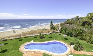 Volledig gerenoveerd penthouse appartement te koop, direct aan het strand en met prachtig zeezicht, Mijas Costa 12902 
