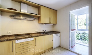 Appartement te koop, in een luxe complex direct aan het strand en met panoramisch zeezicht, Cabopino, Marbella 13009 