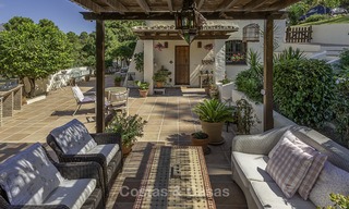 Idyllische rustieke villa met heerlijk uitzicht op het platteland te koop, in het exclusieve El Madroñal, Benahavis, Marbella 12948 