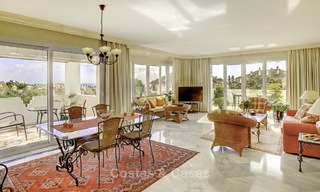 Ruim appartement met panoramisch zeezicht te koop, in een prestigieus complex aan de Golden Mile, Marbella 13157 