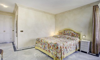 Ruim appartement met panoramisch zeezicht te koop, in een prestigieus complex aan de Golden Mile, Marbella 13168 