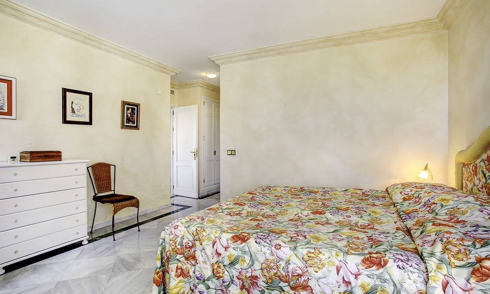 Ruim appartement met panoramisch zeezicht te koop, in een prestigieus complex aan de Golden Mile, Marbella 13169