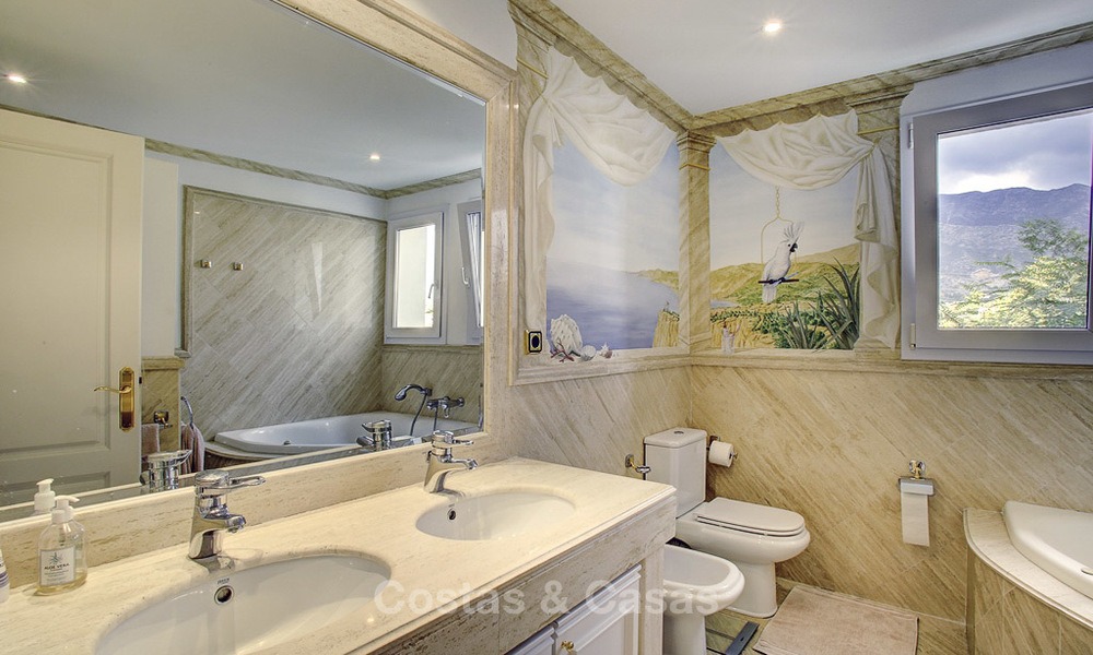 Ruim appartement met panoramisch zeezicht te koop, in een prestigieus complex aan de Golden Mile, Marbella 13171