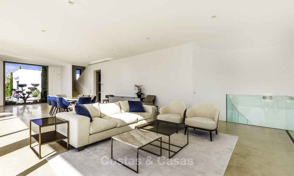 Verbluffende nieuwe moderne luxe villa te koop, direct aan de golfbaan in een exclusief resort, Benahavis, Marbella 13405