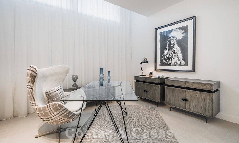 Nieuwe moderne vrijstaande luxe villa's te koop op de New Golden Mile, tussen Marbella en Estepona. Instapklaar. 43058