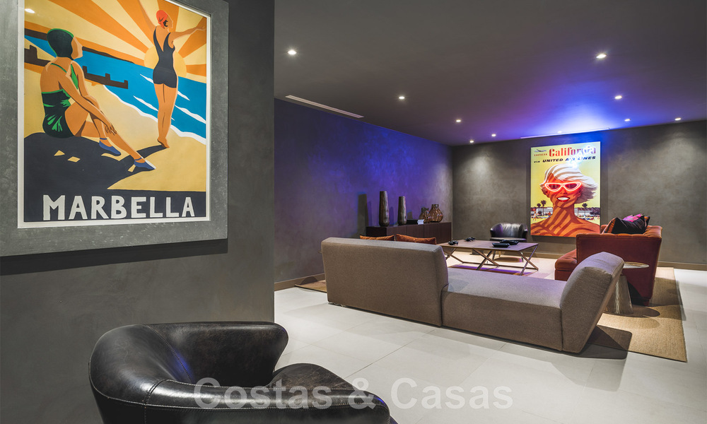 Nieuwe moderne vrijstaande luxe villa's te koop op de New Golden Mile, tussen Marbella en Estepona. Instapklaar. 43059